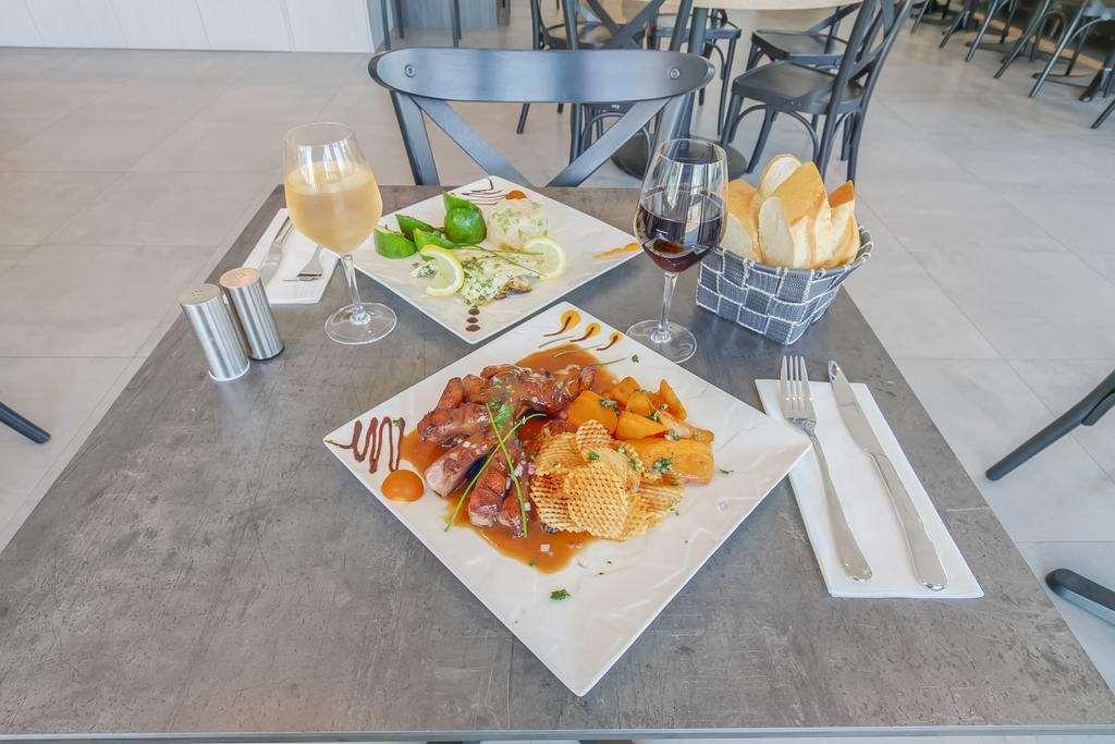 Brit Hotel Reims La Neuvillette Restaurant foto
